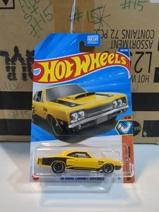 Hot Wheels ’69 Dodge Coronet Super Bee Yellow Muscle Mania 2025 Case K Classic - Picture 1 of 6