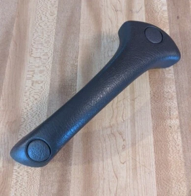 CHEVY METRO 1995-2001 TIRADOR DE PUERTA INTERIOR IZQUIERDA FABRICANTE DE EQUIPOS ORIGINALES CHEVROLET GEO Foto 1 de 4