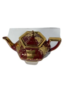 Vintage 60’s Arthur Wood 5 Cup Teapot-Maroon w/Heavy Gilding -Ivy Leaf Pattern - Picture 1 of 10