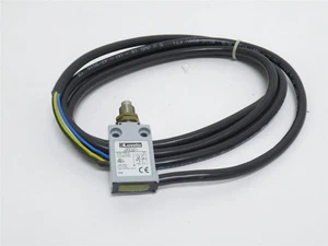 235726 New-No Box; Levato KPA2S11 Wired Limit Switch; 1-NO; 1-NC; 5A; 400V - Picture 1 of 5