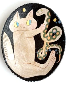 Makoto Kagoshima Hand Signed Cat and Snake Plate New 16 x 13.5 cm - Picture 1 of 6