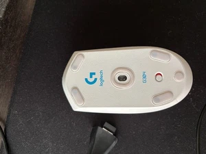 Logitech G305 LIGHTSPEED Wireless Mouse 910-005289 W/ USB Adapter (White) - Afbeelding 1 van 3