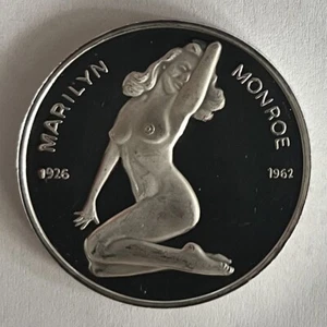 Vintage Marilyn Monroe & Joe DiMaggio 1oz .999 Fine Silver Art Round *BEAUTIFUL* - Picture 1 of 2