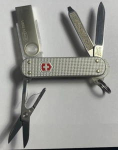 VICTORINOX SwissBit USB 64GB USB Thumb Drive ALOX - Picture 1 of 8