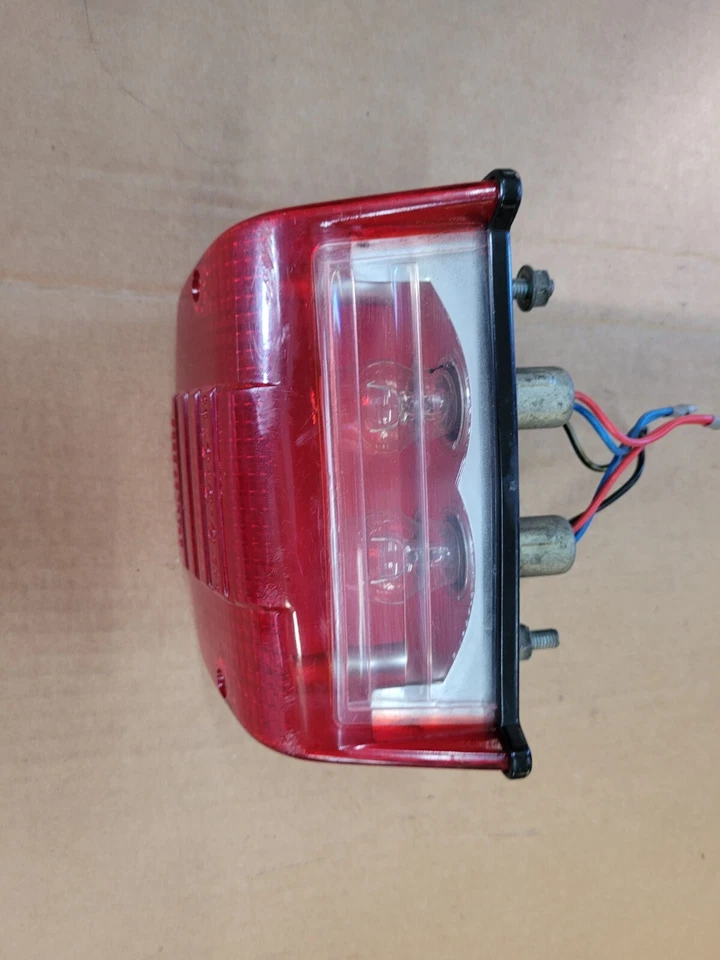 kawasaki zn1100 ltd tail lamp 23025-1108 — 第 1/4 张图片