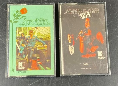 Sonny & Cher k7-3669 & Live 3654 Cassette Tape RARE PAPER LABELs Tested 1971  Foto 1 de 4
