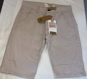 NUEVOS CON ETIQUETAS PANTALONES CORTOS DE MEZCLILLA BEIGE BELLFIELD W28 REG. ¡GRAN ASPECTO! SHT2 - Imagen 1 de 4
