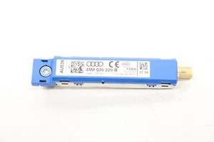 AUDI Q8 2019-2024 módulo amplificador antena radio superior trasero izquierdo OEM 4M8035225B - Imagen 1 de 10