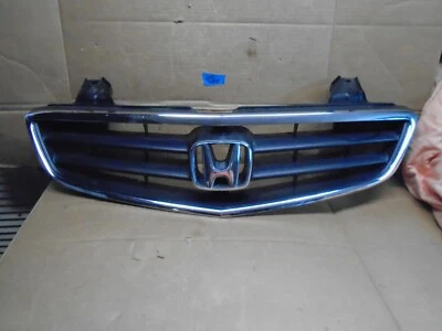 2002-2004 HONDA ODYSSEY Front Grille OEM with emblem  - Image 1 of 4