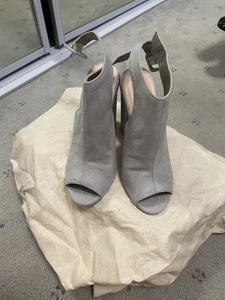 Forevernew grey heels - Picture 1 of 2