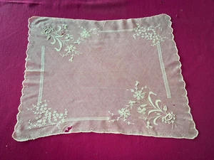 Ancien mouchoir en tulle brodé - Picture 1 of 7