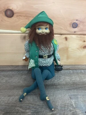 Caja de música irlandesa de colección Elf Shelf Sitter hecha a mano día de San Patricio Kitchy Foto 1 de 4
