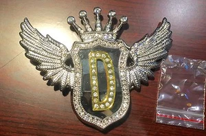 HERMOSA HEBILLA DE CINTURÓN DE MOTOCICLISTAS CON INICIAL "D" EN PIEDRA DE IMITACIÓN DE ALA NUEVO GRAN REGALO - Imagen 1 de 2