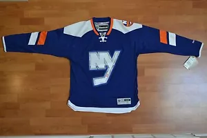 NHL + NEW YORK ISLANDERS + MAGLIA + REEBOK + BLU CASA + TAGLIA SMALL - Foto 1 di 3