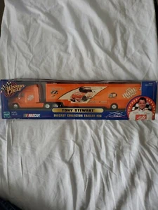 2000 Winner's Circle #20 Tony Stewart HOME DEPOT 1:64 Die Cast Trailer Rig NEW - Picture 1 of 7