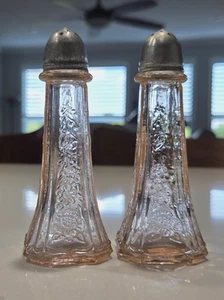 Vintage Anchor Hocking Mayfair Open Rose Pink Glass Salt And Pepper Shaker Set - Picture 1 of 11