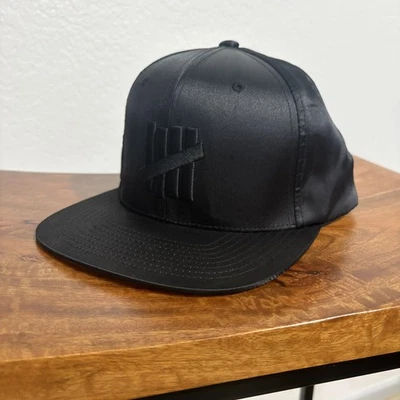 Gorra Undefeated 5 Strike Snapback UNDFTD Five Strike negra/naranja OSFM Foto 1 de 3
