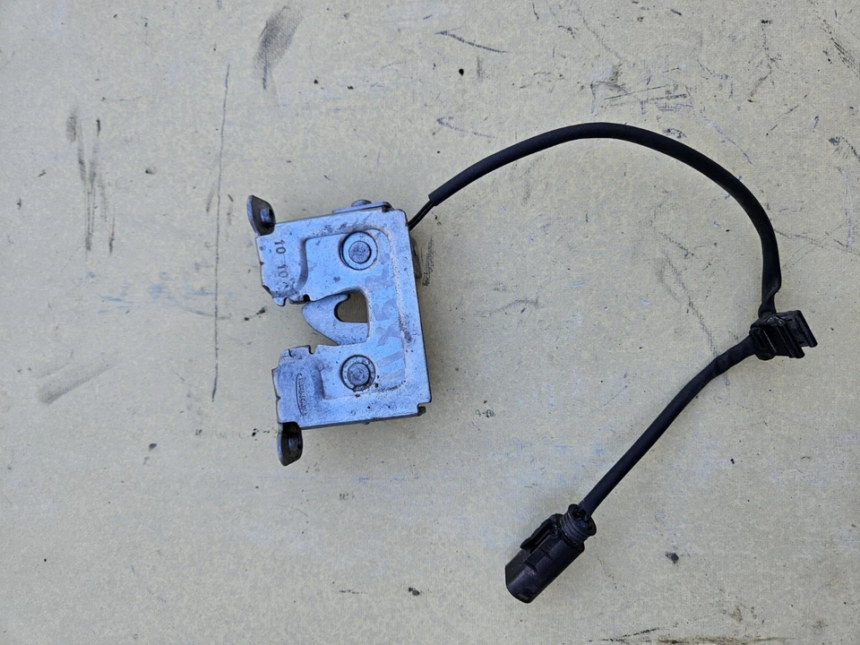 BMW X5 2011 pestillo del capó  Foto 1 de 1