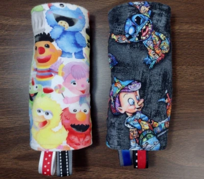 Lote de 2 capas de cinto de segurança Disney rua gergelim almofadas de sucção porta-bebês - Imagem 1 de 4