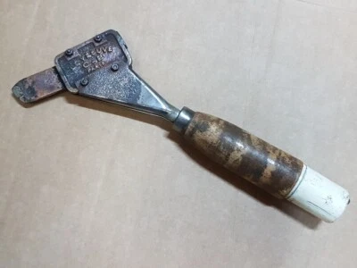 Ancien Fer à Souder électrique "Le Vésuve" - Photo 1/4