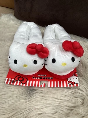 Zapatillas de peluche Hello Kitty talla PEQUEÑA Foto 1 de 4