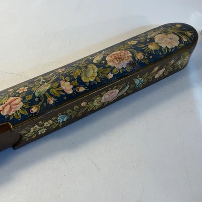 Antigua caja de bolígrafos de papel maché floral esmaltado del período Qajar persa hecha a mano de 9" Foto 1 de 4