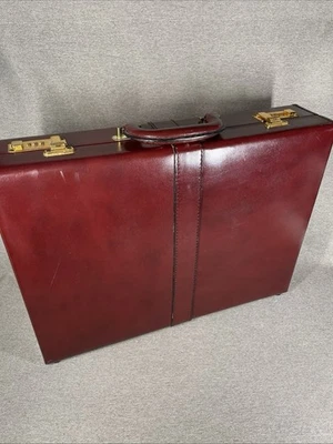 De colección Maletín de Cuero Borgoña Adjunto Presto Latón Combo Cerraduras Usado en Excelente Condición Foto 1 de 4