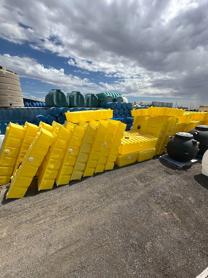 250 Gallon Portable Septic / Holding Tank with Bottom Fittings - Image 1 of 4