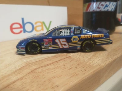 Acción 1/43 NASCAR Diecast #15 NAPA Auto Parts Michael Waltrip Suelto 2002 Foto 1 de 4