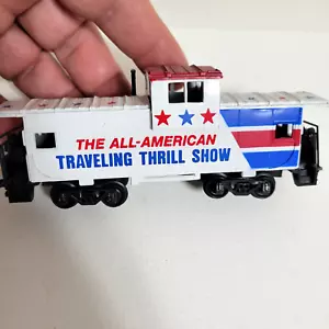 Vintage BACHMANN HO scale ALL-AMERICAN TRAVELING THRILL SHOW CABOOSE - Nice - Picture 1 of 5