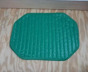 Lot Of 2 Vintage Green Quilted Placemats 80s 90s Green Shiny Table Decor - Picture 1 of 6