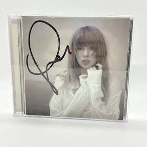 Taylor Swift Tortured Poets Department CD Bonus The Manuscript Hand Signed Photo - Foto 1 di 14