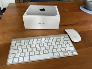 Apple Mac mini (256GB SSD, M2, 8GB, Gigabit Ethernet) Silber - MMFJ3D/A (Januar - Afbeelding 1 van 12