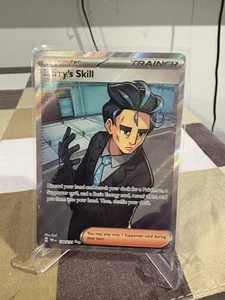 Pokemon Prismatic Evolutions - Larry’s Skill - 139/131 - Full Art Trainer - M/NM - Picture 1 of 1