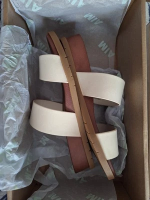 Sandalias sin cordones de cuña MIA para mujer talla 7 nuevas en caja Foto 1 de 4