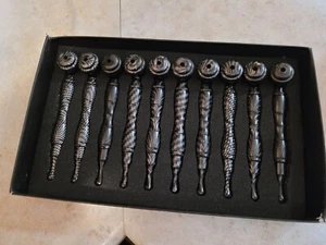 Large Black Metal Pipe - Imagen 1 de 2