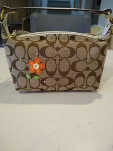COACH Signature Collection Handbag NEW with flower applique, Very Special! - Picture 1 of 12