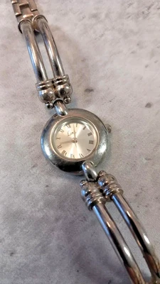 Elegante Reloj Damas Vintage Charm - Longitud 18cm - Equipado con Batería Nueva Foto 1 de 4