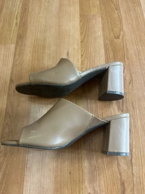 Adrienne Vittadini Beige Slip On Cuña Tacones Talla 8 Foto 1 de 4