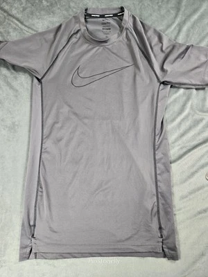 Рубашка мужская Nike Pro Dri-FIT маленькая серая приталенная спортивная тренировочная топ футболка - Изображение 1 из 4