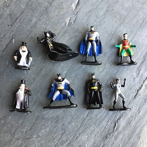 Lot of 8 Vintage Batman Robin Catwoman Penguin ERTL Die Cast Metal Toy 2" - Picture 1 of 6