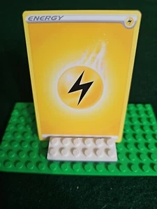 Pokemon TCG Champion's Path Lightning Yellow Energy Card 2020 - Picture 1 of 2