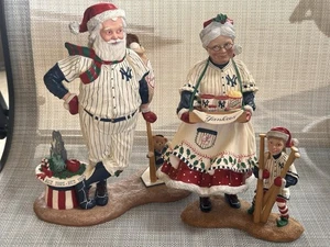 Danbury Mint Christmas New York Yankees MLB 2001- Mr & Mrs Clause - Picture 1 of 10