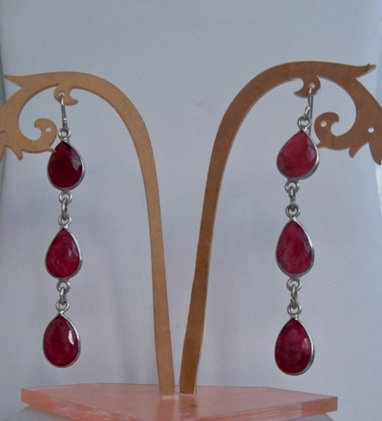 ELEGANTI ORECCHINI IN ARGENTO 925 E GOCCE DI RUBINO NATURALE SFACCETTATO - Immagine 1 di 1