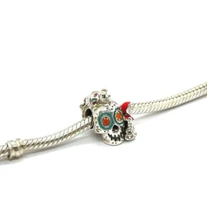 PANDORA DISNEY PIXAR COCO MIGUEL AND DANTE SKULL GLOW-IN-THE-DARK S9 (EPJ029357) - Picture 1 of 6