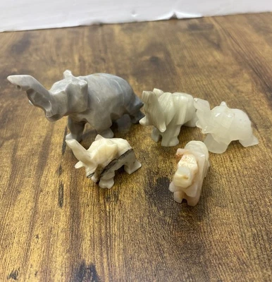 Vintage set of Marble Onyx Stone Hand Carved Elephant Figures, Family of Five - Image 1 of 4