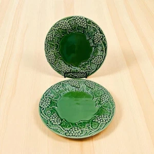 Bordallo Pinheiro Majolica Grape Leaf Green Plate Portugal Lot Of 2 9.5” - Picture 1 of 6