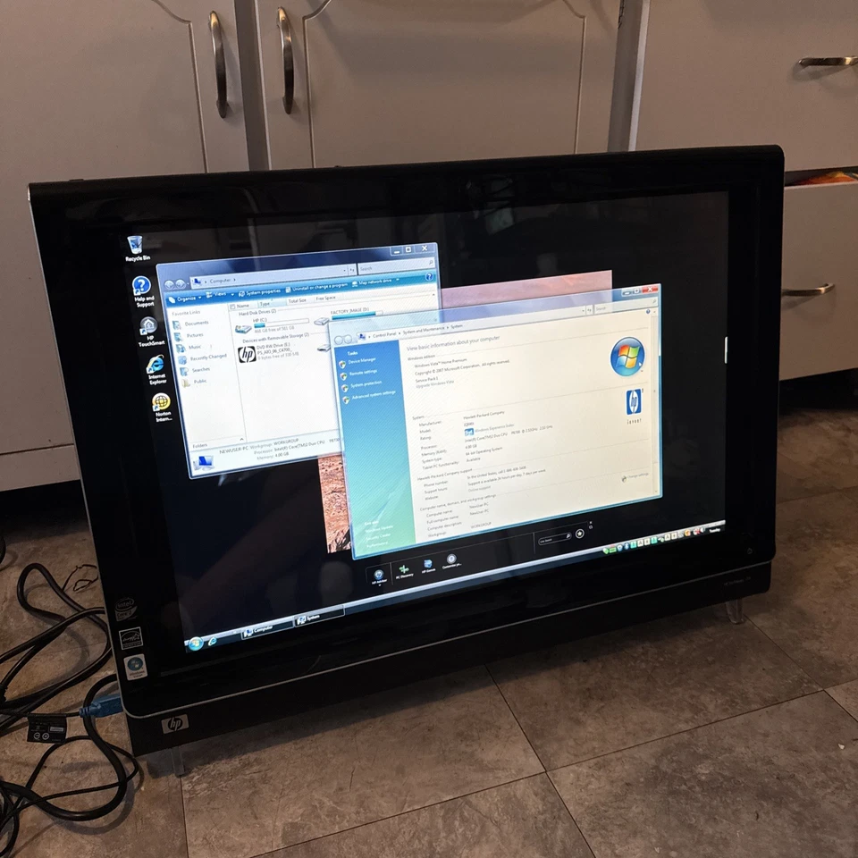 25" HP Touchsmart IQ846T VA285AV#ABA 2.80GHz C2D-T9600 4GB 600GB HDD Vista - Image 1 of 4