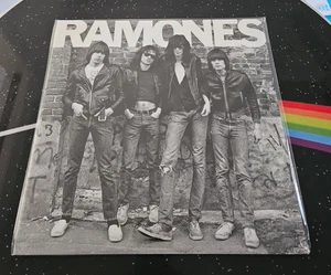 Ramones 180 Gram Red Vinyl LP + 45 Mono Blitzkrieg Bop 3000 Made Sealed New - Picture 1 of 2