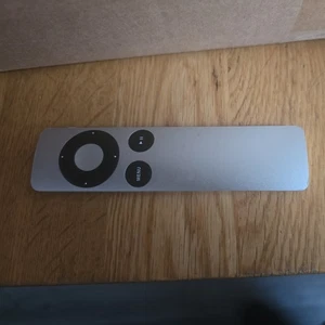 Apple TV Remote A1294 – Genuine Silver IR Remote – need replacement battery - Picture 1 of 2